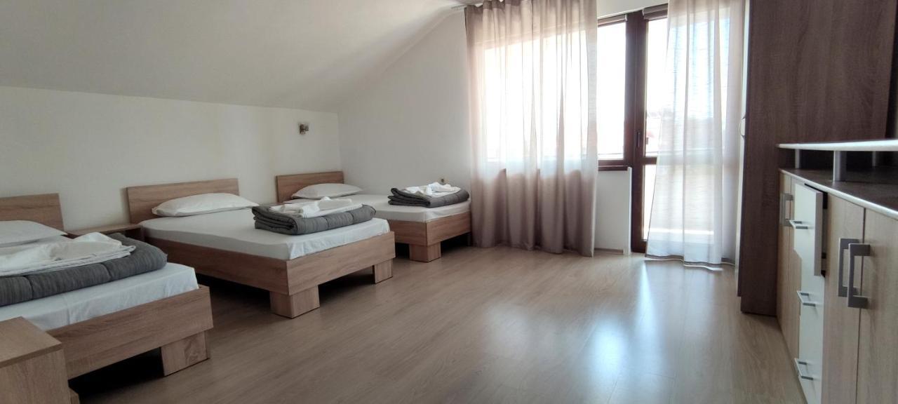 Yanevi Apartments Черноморець Екстер'єр фото